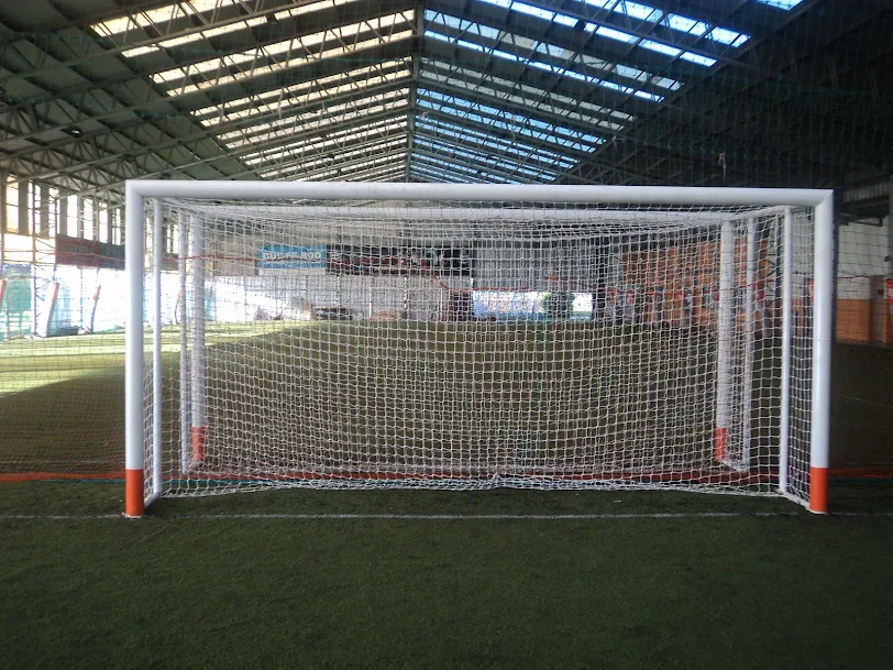 Arco de fútbol techado