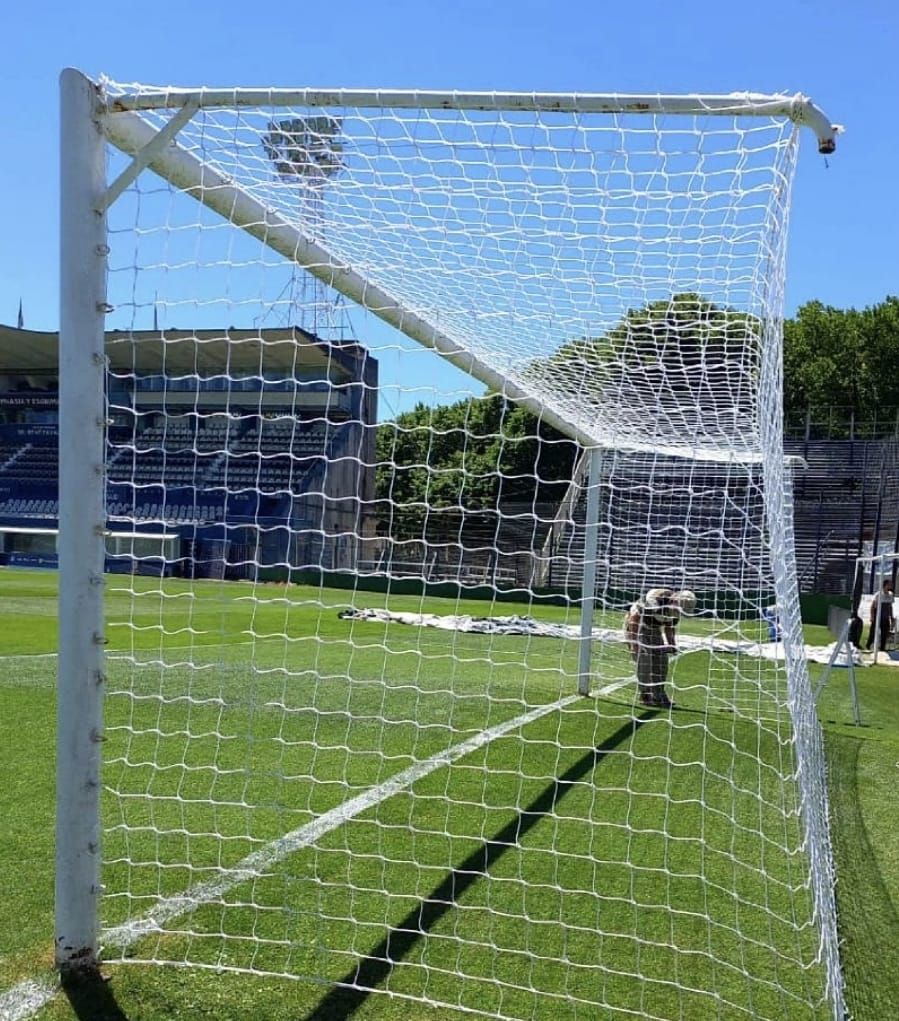 Red de contención en cancha
